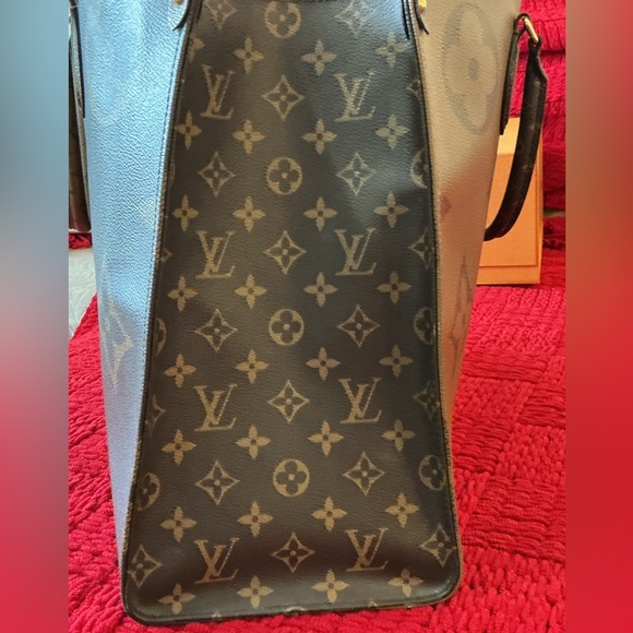 LOUIS VUITTON On The Go GM Large Monogram Tote w Original Dustbag and Bag - Picture 7 of 16